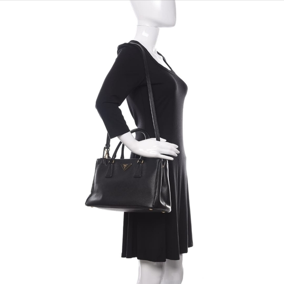 Authentic PRADASaffiano Small Galleria Double Zip Tote Black - Picture 10 of 11